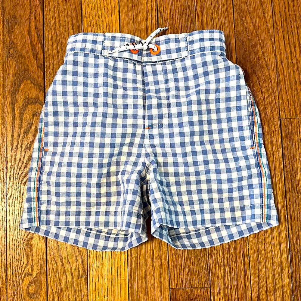 Mini Boden Boys gingham swim trunks - size 4-5y